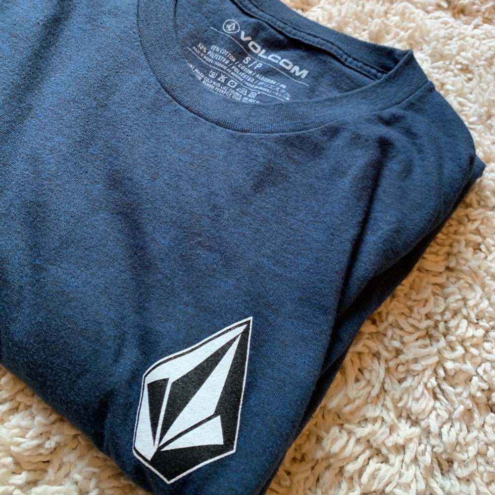 Volcom skate shirt
